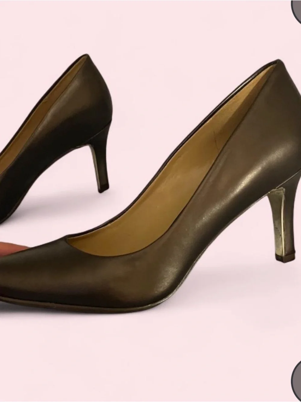 Naturalizer Women's Brown leather pointed-Toe Pumps gold accent heels size 6 1/2